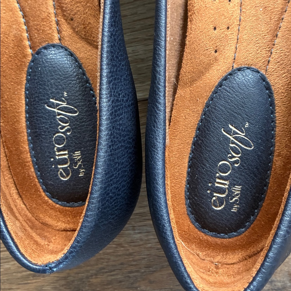 Euro Soft by Sofft Women's Navy Blue Flats euc sz 9M - Picture 3 of 8